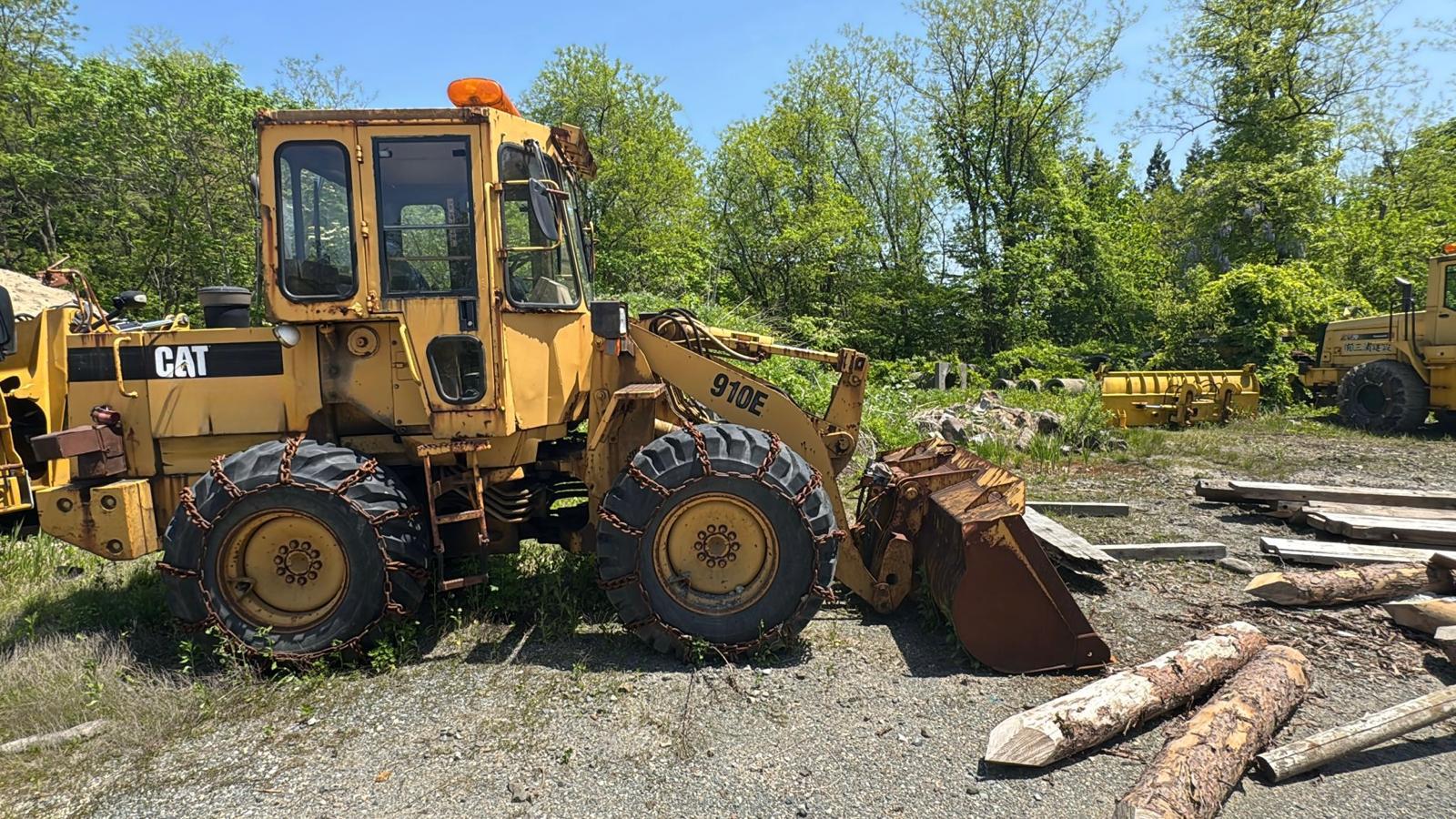 CAT 910E